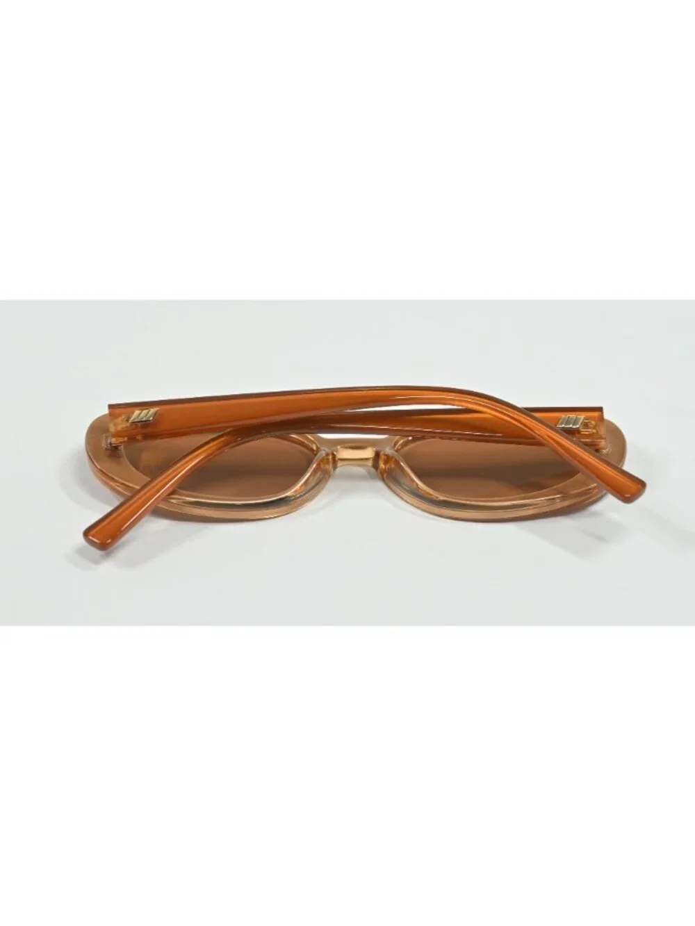 Le Specs excellent pre